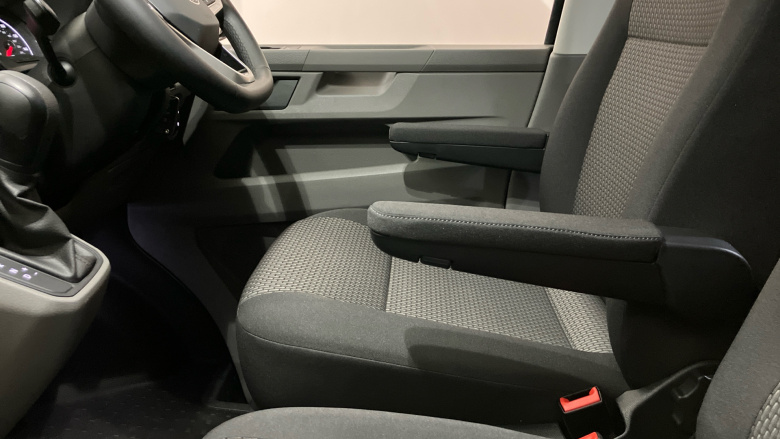 Volkswagen Transporter T32 Lwb Diesel 2.0 TDI 150 Highline Kombi Van DSG